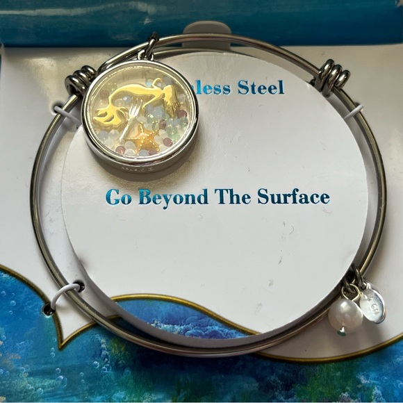 🆕 Disney Little Mermaid Ariel Dangly Locket Charm Bracelet 🩵 - Picture 1 of 7